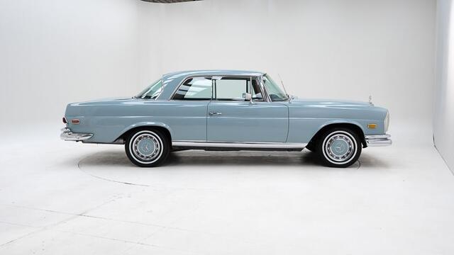Mercedes-Benz 280 