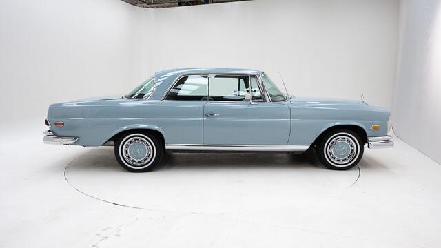Mercedes-Benz 280 