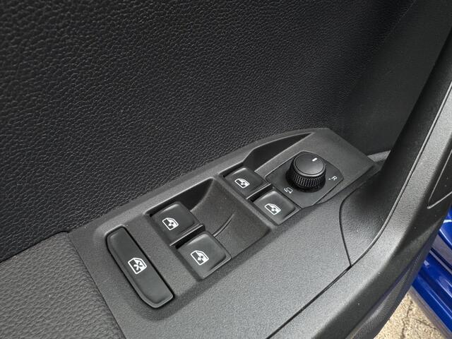 Seat Ibiza 1.0 TSI Style PDC VOOR & ACHTER / STOELVERWARMING / BLUETOOTH / ELEKTR. INKLAPB SPIEGELS
