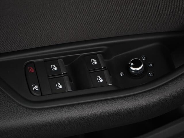 Audi A4 Avant 40 TFSI 204pk Prestige Plus S-Tronic Navigatie Climate Control Camera Electrische bedienbare achterklep Virtual Cockpit Led Dab Stoelverwarmi