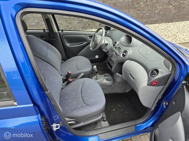 Toyota Yaris 1.0-16V VVT-i Terra - e apk