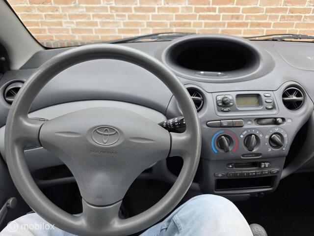 Toyota Yaris 1.0-16V VVT-i Terra - e apk