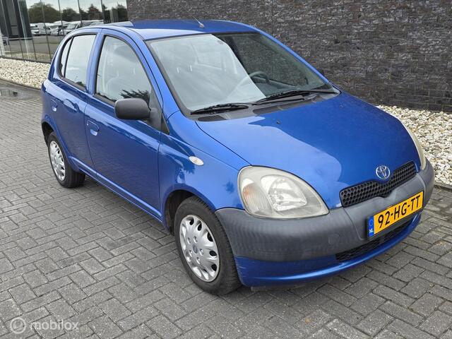 Toyota Yaris 1.0-16V VVT-i Terra - e apk
