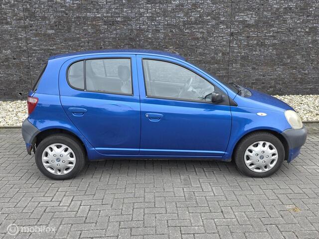 Toyota Yaris 1.0-16V VVT-i Terra - e apk