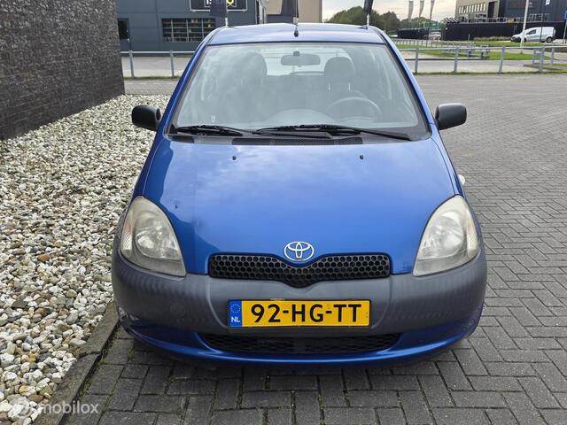 Toyota Yaris 1.0-16V VVT-i Terra - e apk