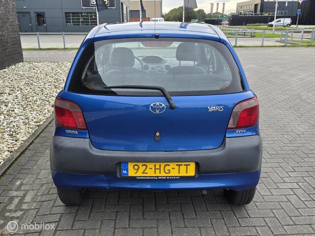 Toyota Yaris 1.0-16V VVT-i Terra - e apk