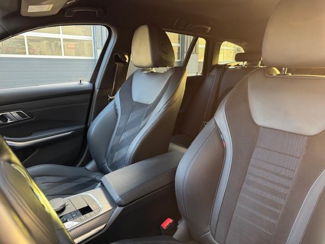 BMW 3-Serie Touring | Facelift | Full map navigatie 330e