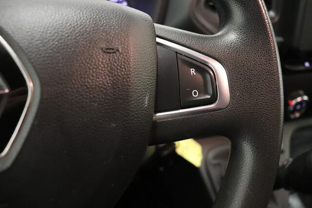 Renault Master 2.3 dCi 136PK EURO 6 - Airco - Cruise - Trekhaak - � 14.900,- Excl.