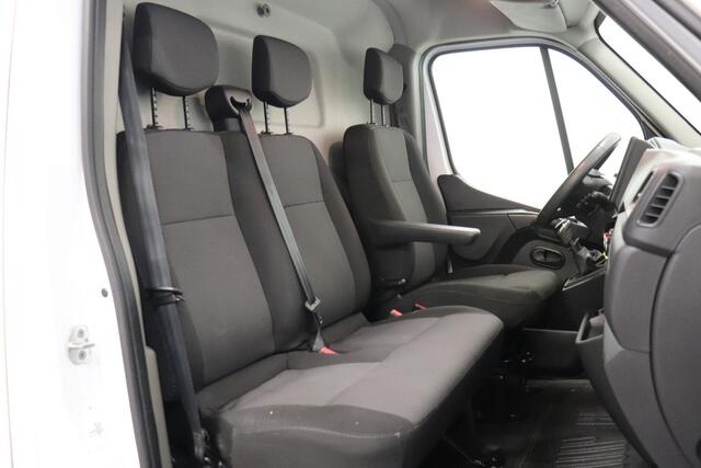 Renault Master 2.3 dCi 136PK EURO 6 - Airco - Cruise - Trekhaak - � 14.900,- Excl.