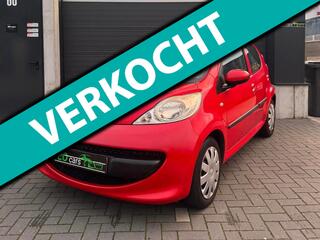 PEUGEOT 107 1.0-12V XS Nieuwe APK Airco