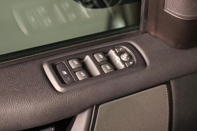 Land Rover Discovery SDV6 HSE Direct rijden als youngtimer