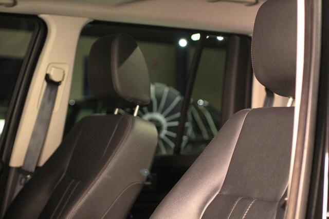 Land Rover Discovery SDV6 HSE Direct rijden als youngtimer