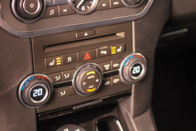 Land Rover Discovery SDV6 HSE Direct rijden als youngtimer