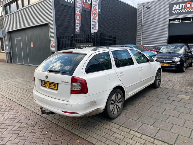 Skoda Octavia Combi 1.2 TSI Ambition Business Line 3e Eig Airco Trekhaak NAP APK