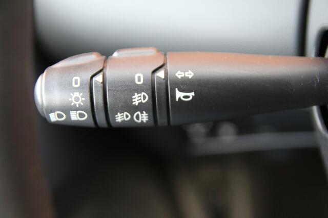 Renault Twingo 1.2 16V 75pk Parisienne | NL-auto | Airco | Elek. ramen | Radio | Stuurbekrachtiging | Centr. deurvergr. |