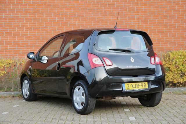 Renault Twingo 1.2 16V 75pk Parisienne | NL-auto | Airco | Elek. ramen | Radio | Stuurbekrachtiging | Centr. deurvergr. |