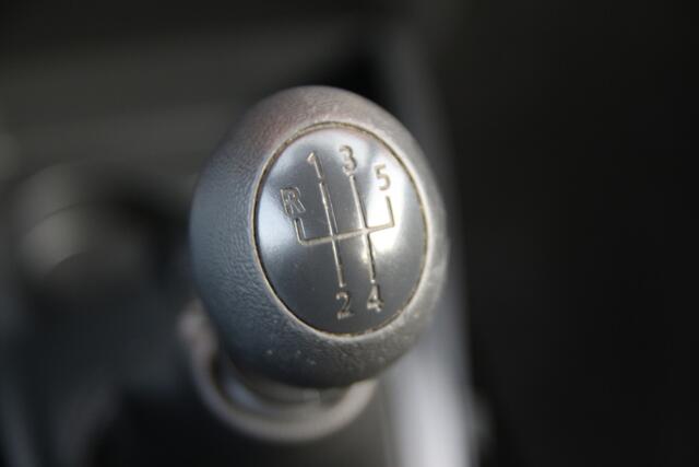 Renault Twingo 1.2 16V 75pk Parisienne | NL-auto | Airco | Elek. ramen | Radio | Stuurbekrachtiging | Centr. deurvergr. |
