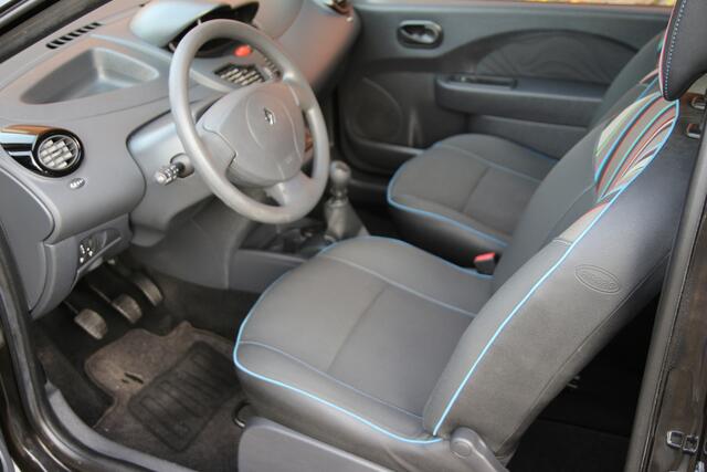 Renault Twingo 1.2 16V 75pk Parisienne | NL-auto | Airco | Elek. ramen | Radio | Stuurbekrachtiging | Centr. deurvergr. |