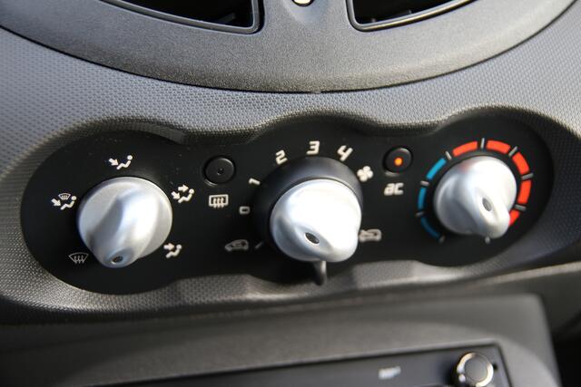 Renault Twingo 1.2 16V 75pk Parisienne | NL-auto | Airco | Elek. ramen | Radio | Stuurbekrachtiging | Centr. deurvergr. |
