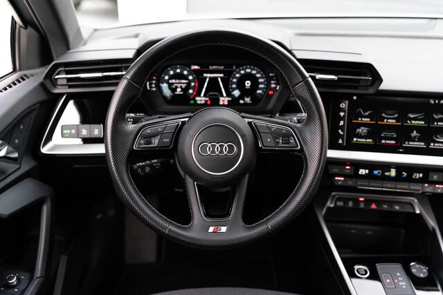 Audi A3 SPORTBACK 35 TFSI S Black Edition | Pano | Matrix | Keyless | Ambiance