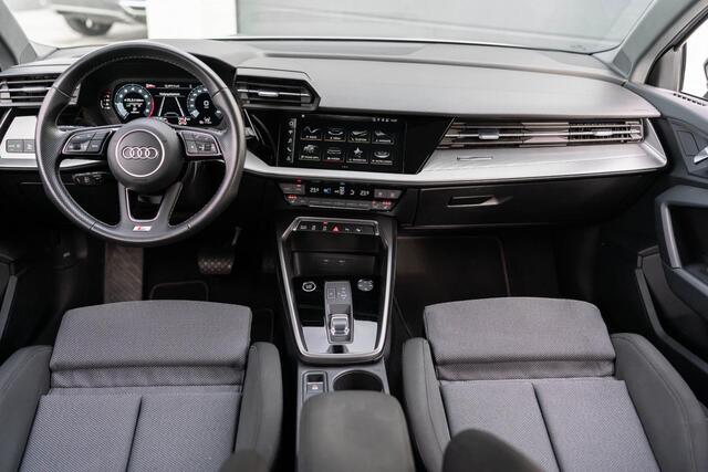 Audi A3 SPORTBACK 35 TFSI S Black Edition | Pano | Matrix | Keyless | Ambiance