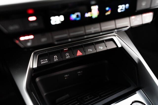 Audi A3 SPORTBACK 35 TFSI S Black Edition | Pano | Matrix | Keyless | Ambiance