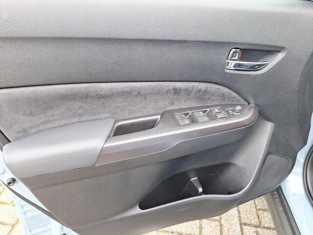 Suzuki Vitara 1.4 Boosterjet Smart Hybrid Style | Rijklaar | Automaat | Panorama dak | Apple Carplay | Stoelverwarming | Keyless entry