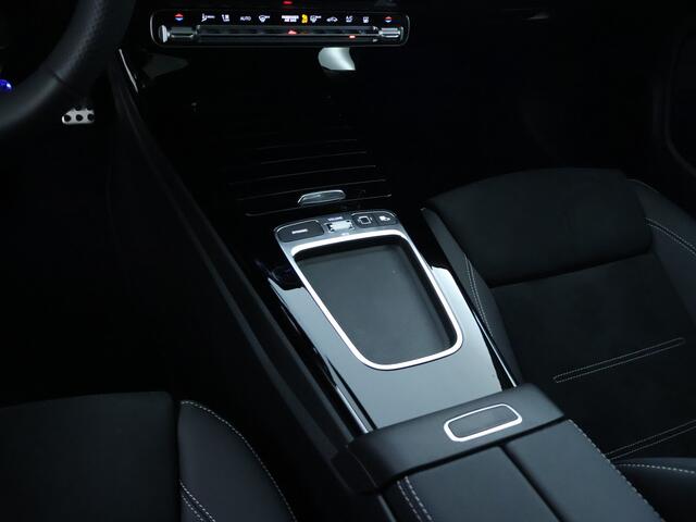 Mercedes-Benz CLA Shooting Brake 250 e Business Solution AMG | Trekhaak | AMG Line Plus pakket | Nightpakket | Parkeerpakket met 360�-camera |