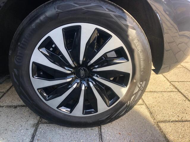 Ford Fiesta 1.0 EcoBoost Hybrid Titanium