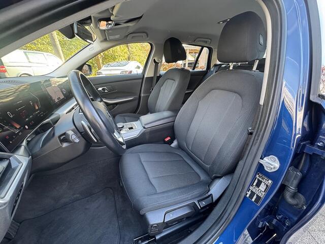 BMW 3-Serie 318 i Touring autom nw model ecc,curvedscreen,navi,lmv,led,pdc,carplay