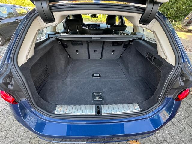BMW 3-Serie 318 i Touring autom nw model ecc,curvedscreen,navi,lmv,led,pdc,carplay