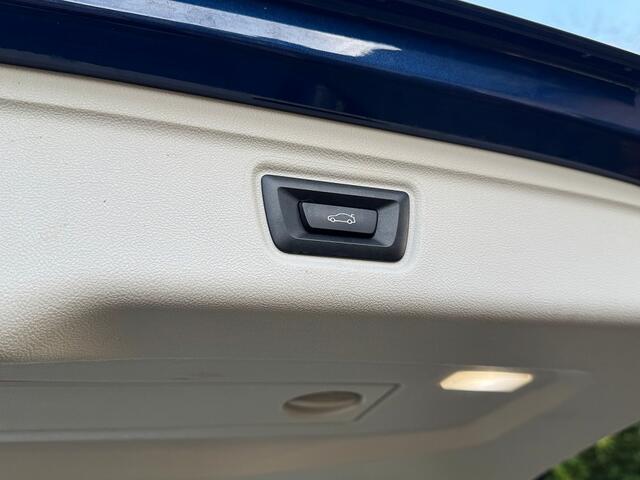 BMW 3-Serie 318 i Touring autom nw model ecc,curvedscreen,navi,lmv,led,pdc,carplay
