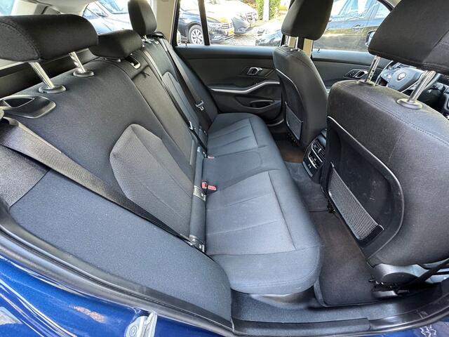BMW 3-Serie 318 i Touring autom nw model ecc,curvedscreen,navi,lmv,led,pdc,carplay