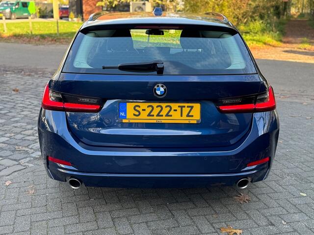 BMW 3-Serie 318 i Touring autom nw model ecc,curvedscreen,navi,lmv,led,pdc,carplay