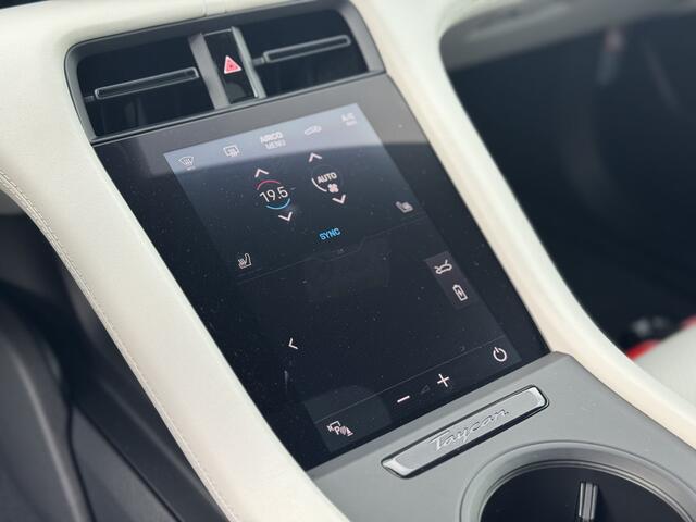 Porsche Taycan Sport Turismo Performance Plus 93 kWh | Panorama | Sport Design | Dual Display | Alcantara hemel + stuur