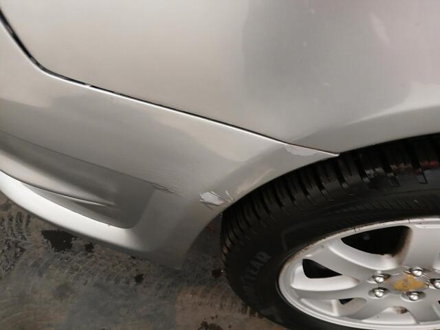 Subaru Impreza Plus 1.5R Edition - Schade - Verbruikt olie