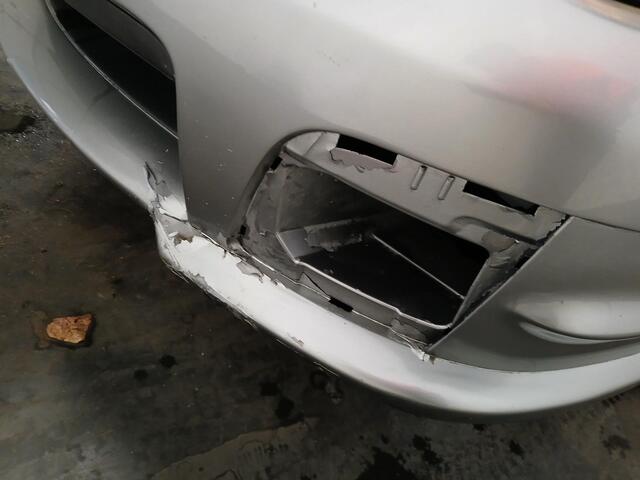 Subaru Impreza Plus 1.5R Edition - Schade - Verbruikt olie