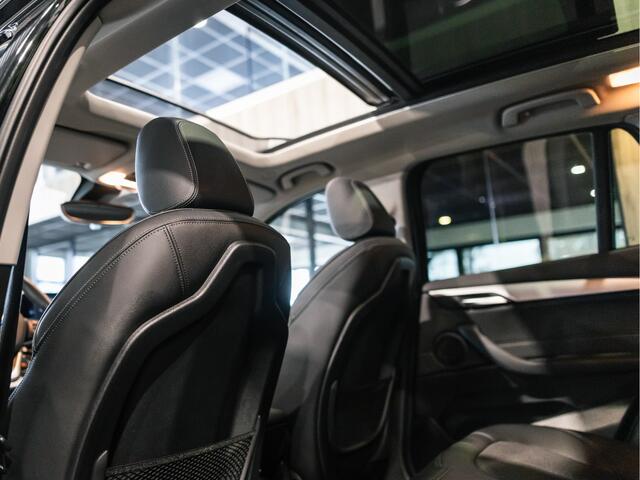 BMW X1 xDrive25e High Executive Sportline | Panorama | Camera | HUD | 4x4 | Stoelverwarming