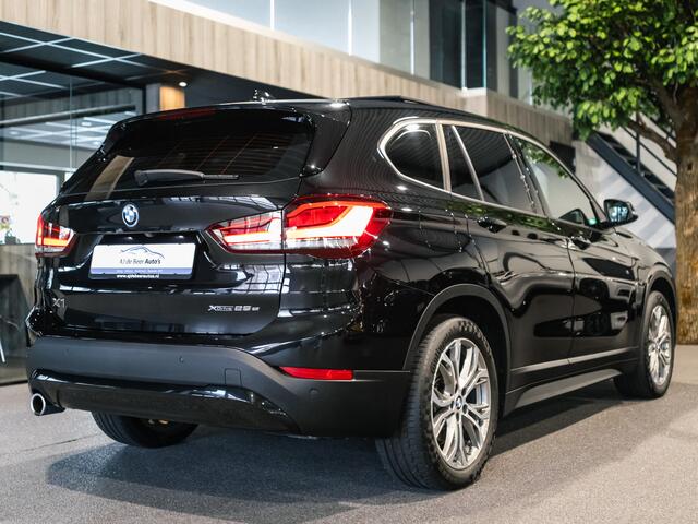 BMW X1 xDrive25e High Executive Sportline | Panorama | Camera | HUD | 4x4 | Stoelverwarming