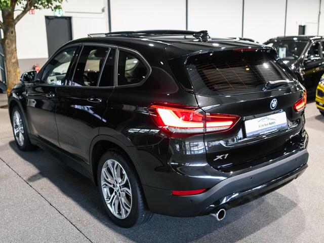 BMW X1 xDrive25e High Executive Sportline | Panorama | Camera | HUD | 4x4 | Stoelverwarming