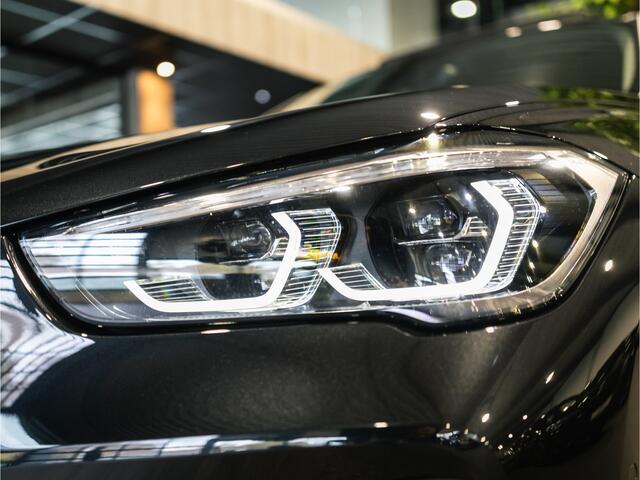 BMW X1 xDrive25e High Executive Sportline | Panorama | Camera | HUD | 4x4 | Stoelverwarming