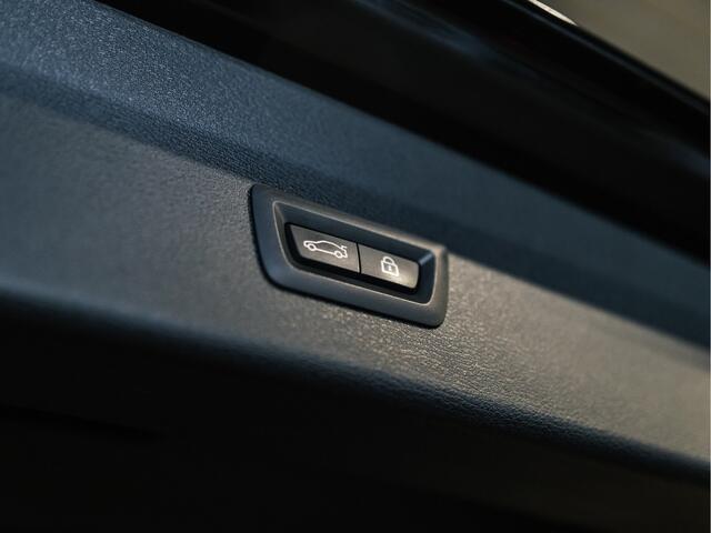BMW X1 xDrive25e High Executive Sportline | Panorama | Camera | HUD | 4x4 | Stoelverwarming
