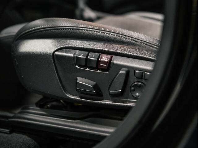 BMW X1 xDrive25e High Executive Sportline | Panorama | Camera | HUD | 4x4 | Stoelverwarming