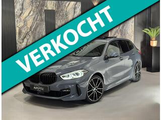 BMW 1-SERIE 118i M Sport|PANO|SFEER|ALCANTARA|KUIPSTOELEN|BOMVOL