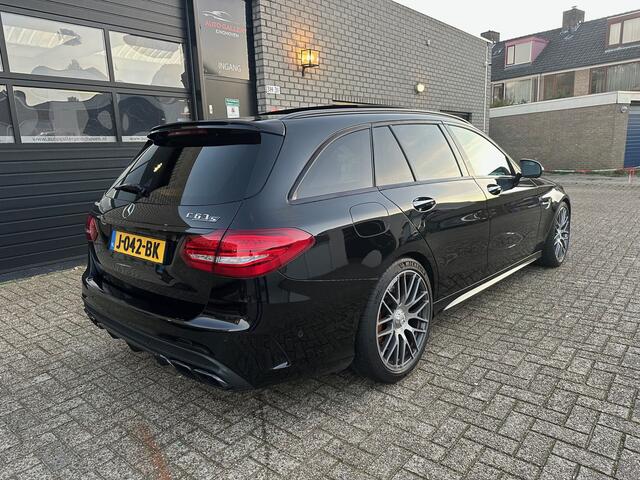 Mercedes-Benz C-Klasse Estate AMG 63 S Edition 1 KERAMISCHE REMMENPANOBURMESTERHEAD-UPCARBONFULL OPTION