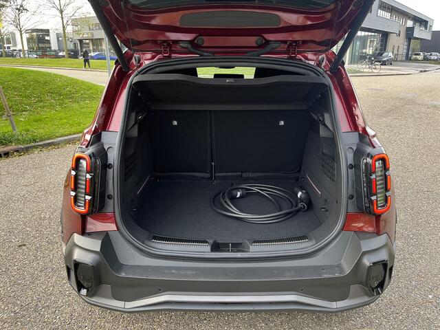 Renault 4 comfort range iconic 52 kWh APPLE CARPLAY ANDROID AUTO / CLIMATE CONTROLE / NAVIGATIE / PACK SAFETY & ADVANCED DRIVING ASSIST.