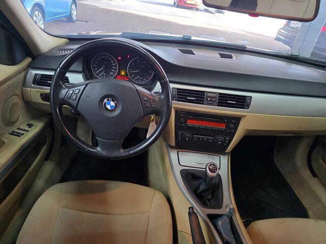BMW 3-Serie 320i Dynamic Executive 1 jaar apk