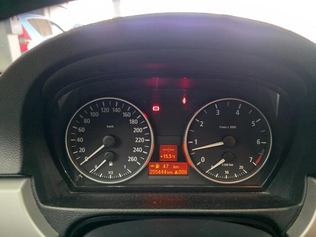 BMW 3-Serie 320i Dynamic Executive 1 jaar apk