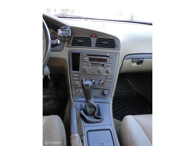 Volvo V70 2.4, benzine, schakel, 388005 km