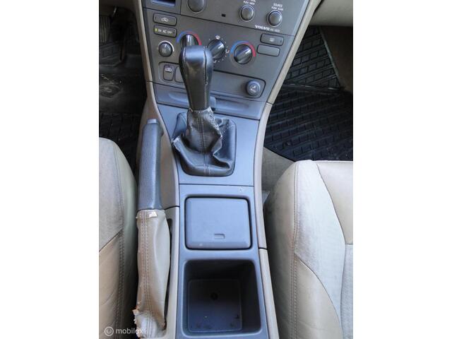 Volvo V70 2.4, benzine, schakel, 388005 km